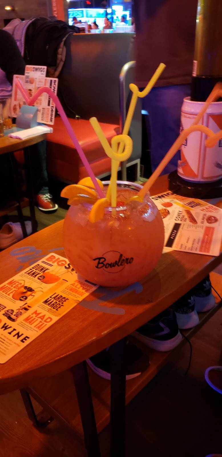 Bowlero North Scottsdale | night club | 7000 E Mayo Blvd #19, Phoenix, AZ 85054, USA | 4809093600 OR +1 480-909-3600