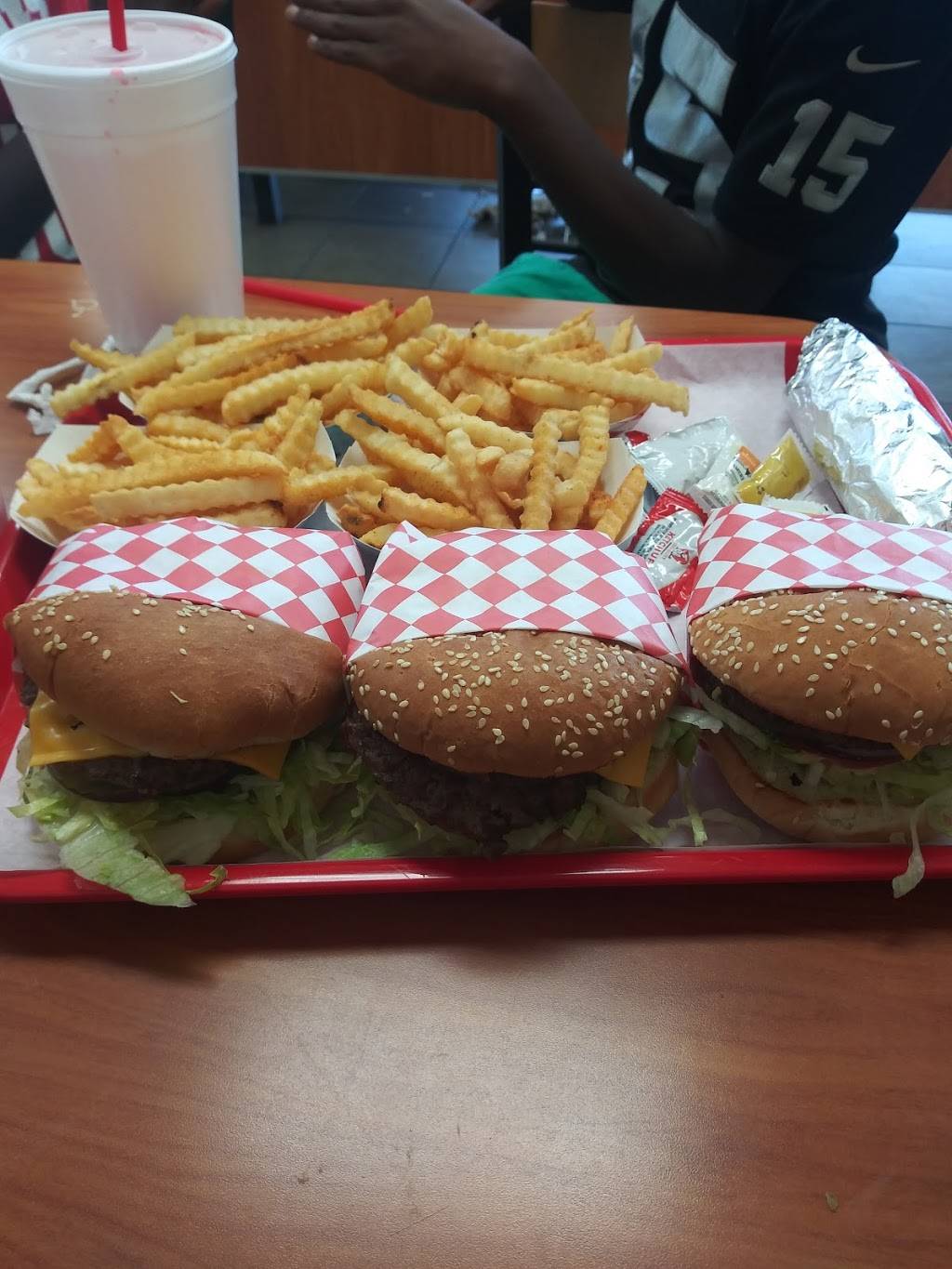 Frosty Queen | restaurant | 7800 Stockton Blvd, Sacramento, CA 95823, USA | 9166479172 OR +1 916-647-9172