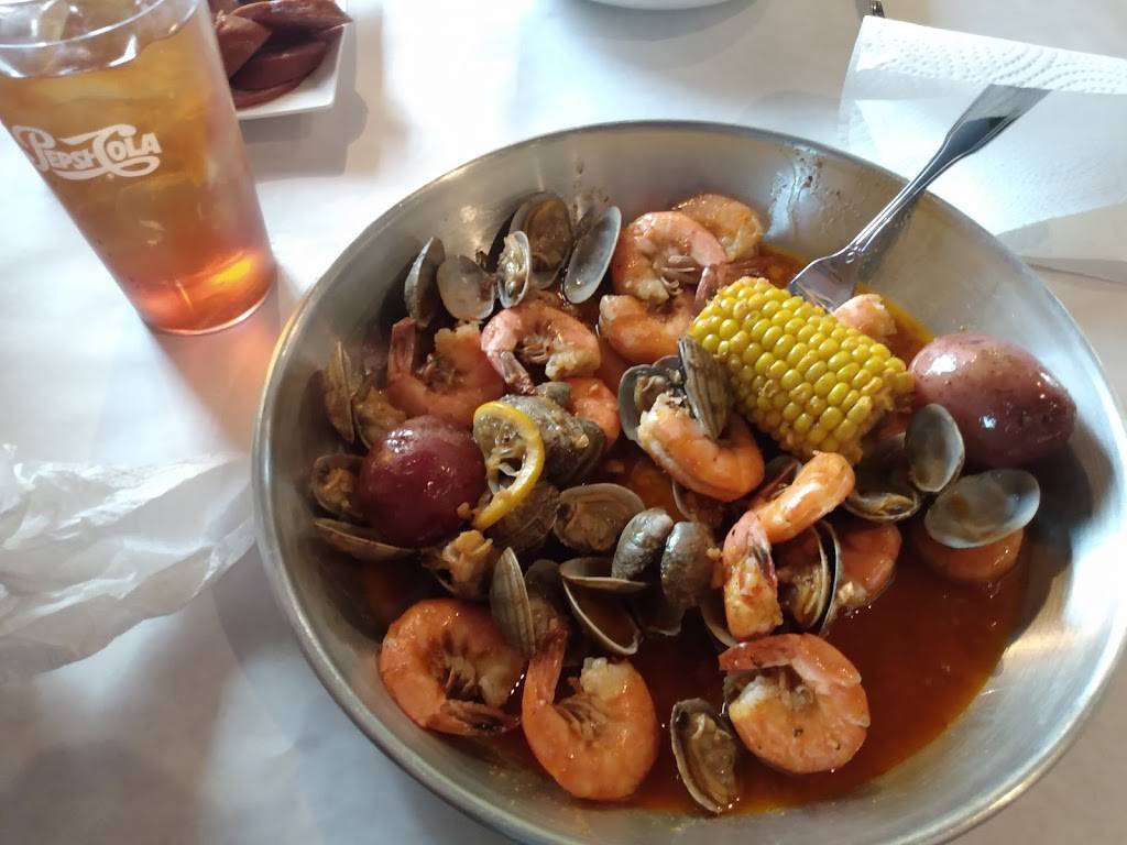 Golden Crab - Boiled Seafood & Bar | restaurant | 902 Meijer Dr, Champaign, IL 61822, USA | 2172816888 OR +1 217-281-6888