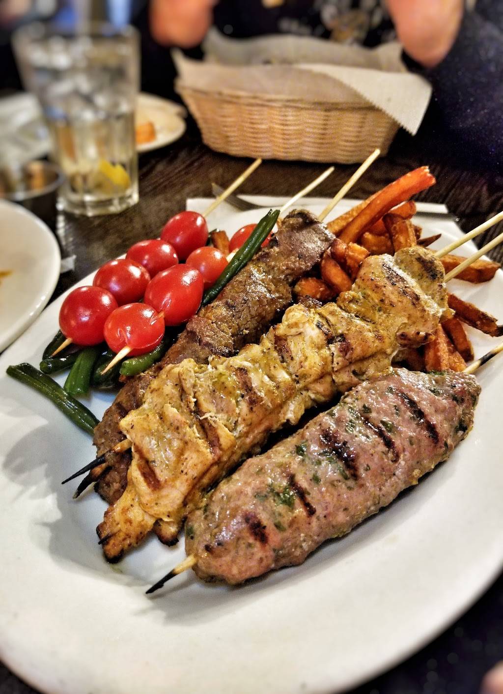 Hummus Elite | restaurant | 39 E Palisade Ave, Englewood, NJ 07631, USA | 2015695600 OR +1 201-569-5600