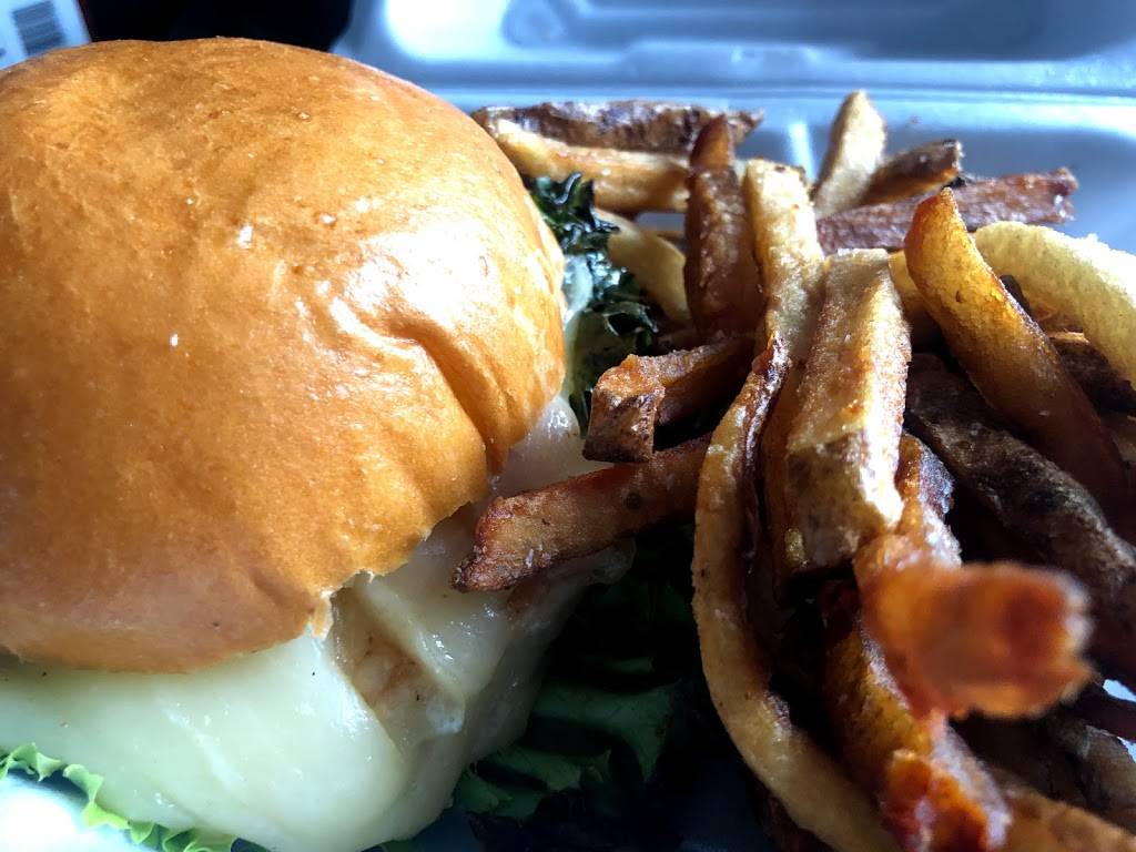 Shafers Market & Deli | cafe | 54 College St, Middlebury, VT 05753, USA | 8023886408 OR +1 802-388-6408