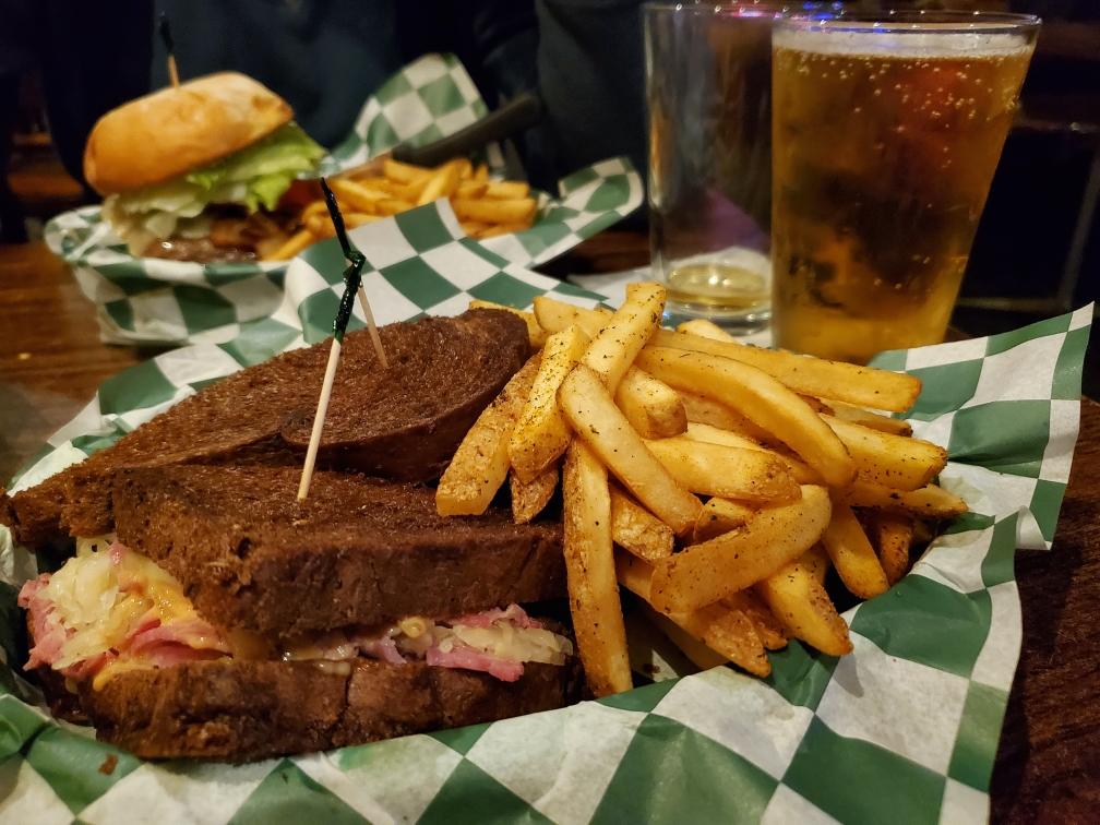 Spring Street Tavern | restaurant | 355 Monroe St NE, Minneapolis, MN 55413, USA | 6126279123 OR +1 612-627-9123