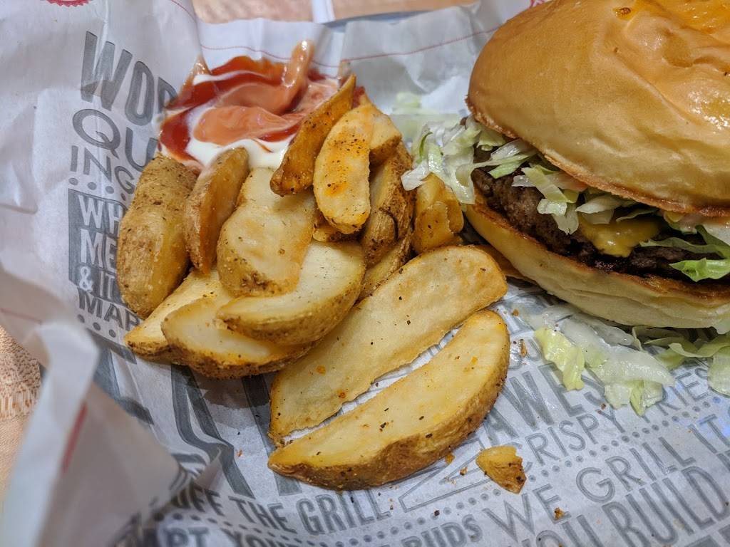 Fuddruckers | restaurant | 23621 El Toro Rd, Lake Forest, CA 92630, USA | 9498307210 OR +1 949-830-7210