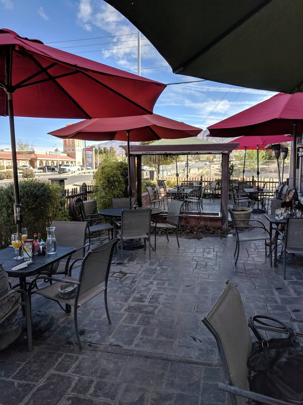 DLox | cafe | 630 Sunland Park Dr, El Paso, TX 79912, USA | 9157604889 OR +1 915-760-4889