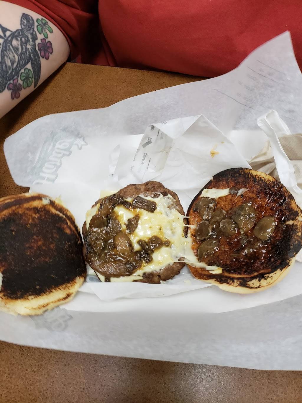 Hardees | restaurant | 36900 Vine St, Willoughby, OH 44094, USA | 4409539722 OR +1 440-953-9722