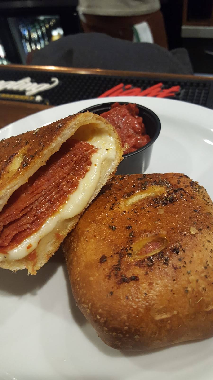 Adriaticos New York Style Pizza & Sportsbar | meal delivery | 113 W McMillan St, Cincinnati, OH 45219, USA | 5132814344 OR +1 513-281-4344