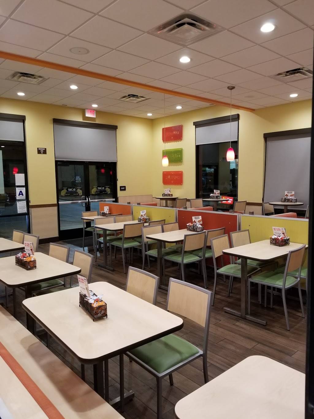 Del Taco | meal takeaway | 2260 Frontage Rd, Corona, CA 92882, USA | 9518931017 OR +1 951-893-1017