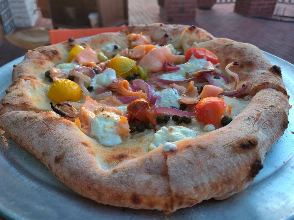 Falora Pizza | restaurant | 3000 E Broadway Blvd, Tucson, AZ 85716, USA | 5203259988 OR +1 520-325-9988