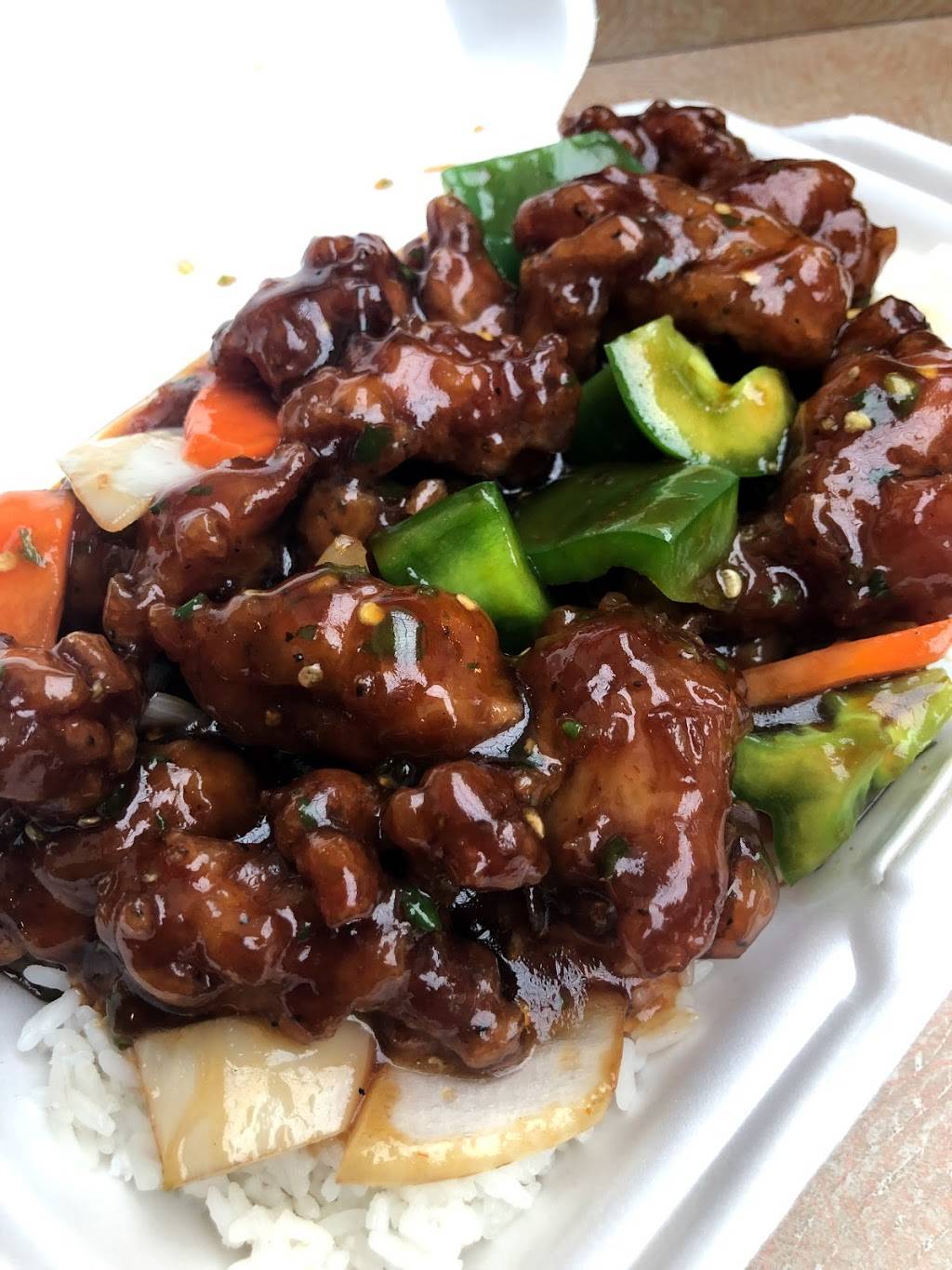 Golden Thai | restaurant | 1620 Scott St, Ottawa, ON K1Y 4T2, Canada | 6137289088 OR +1 613-728-9088