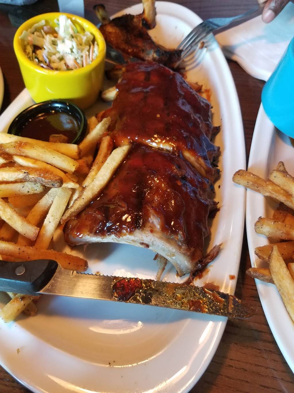 TGI Fridays | restaurant | 2410 Walter Payton Memorial Highway, Oswego, IL 60543, USA | 6305547337 OR +1 630-554-7337