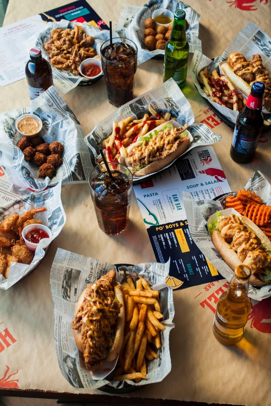 Hook & Reel Cajun Seafood & Bar | restaurant | 28599 Schoolcraft, Livonia, MI 48150, USA | 7349566137 OR +1 734-956-6137