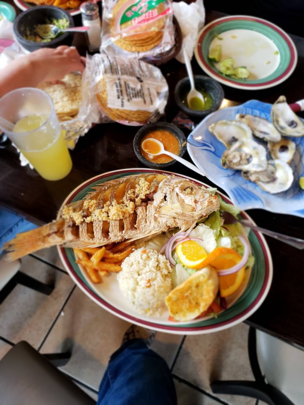 Las Islas Marias | restaurant | 5401 S Pulaski Rd, Chicago, IL 60632, USA | 7737670908 OR +1 773-767-0908