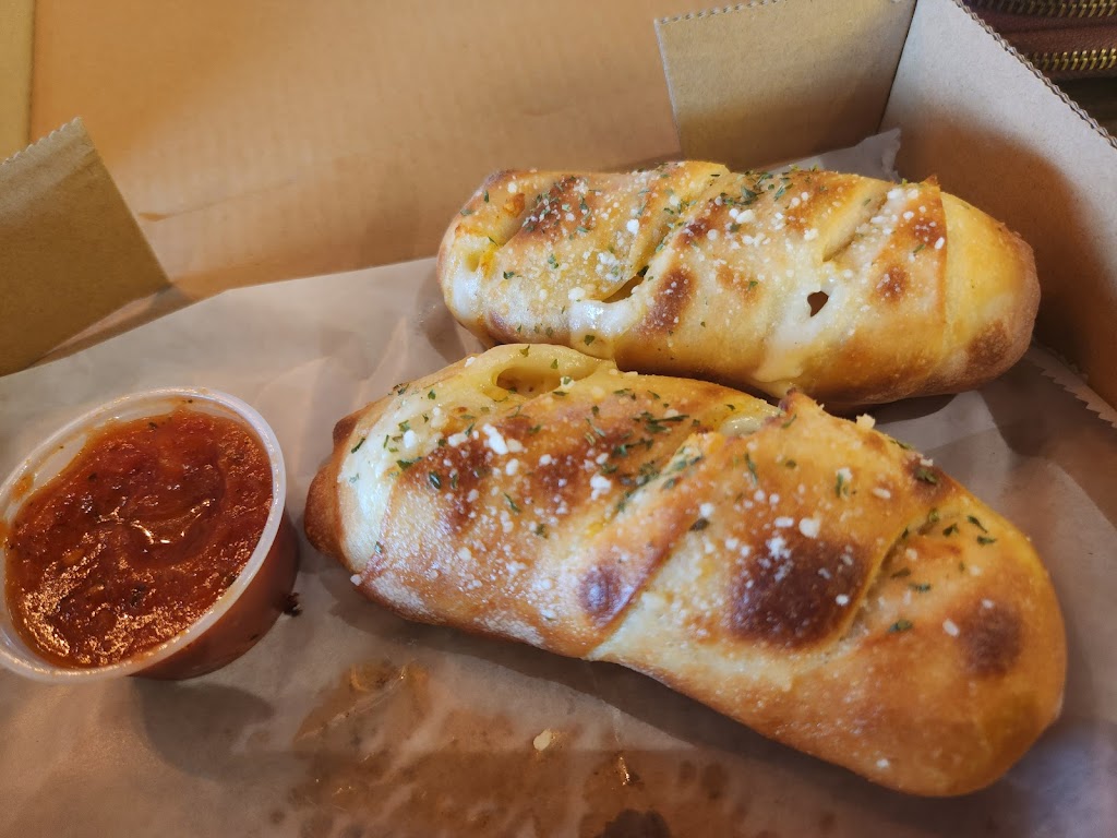 Crust Pizza Co. - Willis | restaurant | 909 W Montgomery St #100, Willis, TX 77378, USA | 9363070538 OR +1 936-307-0538