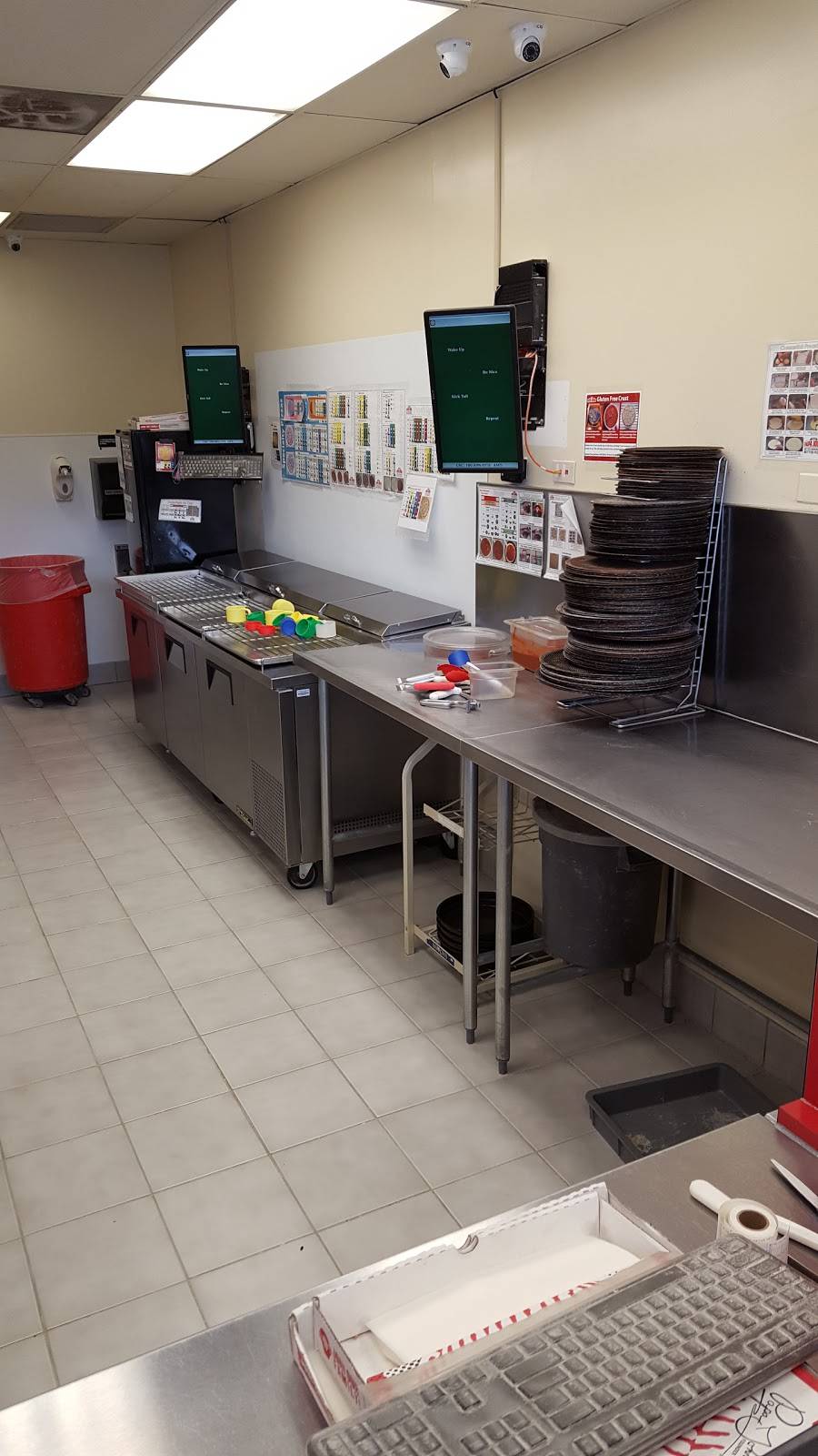 Papa Johns Pizza | restaurant | 3804 W Elm St, McHenry, IL 60050, USA | 8153857272 OR +1 815-385-7272