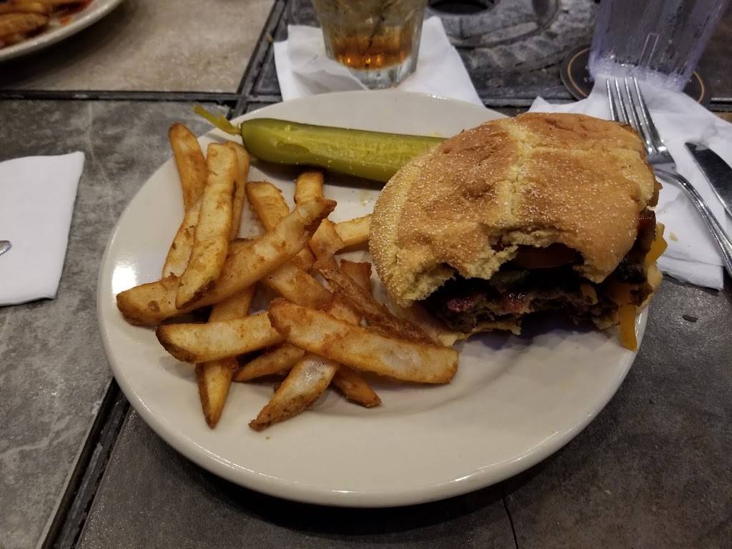 Scrooges Fine Foods & Drink | restaurant | 5829 Ridgewood Rd, Jackson, MS 39211, USA | 6012061211 OR +1 601-206-1211