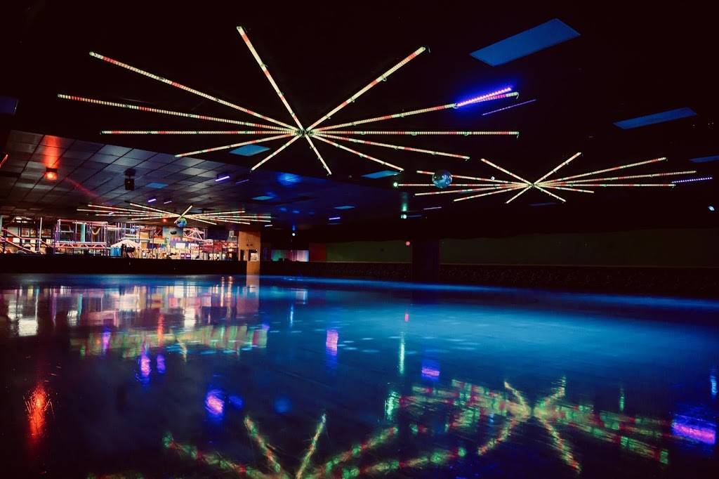 Skate Zone Fun Center | meal takeaway | 5420 Mahoning Ave, Austintown, OH 44515, USA | 3302704386 OR +1 330-270-4386