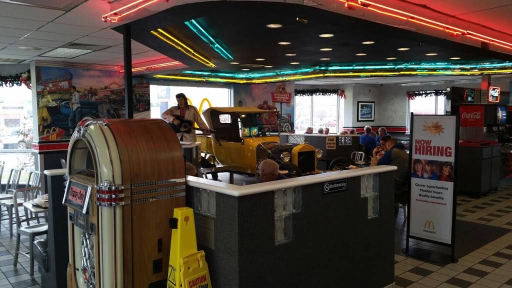 McDonalds | cafe | 1640 SW Wanamaker Rd, Topeka, KS 66604, USA | 7852721955 OR +1 785-272-1955