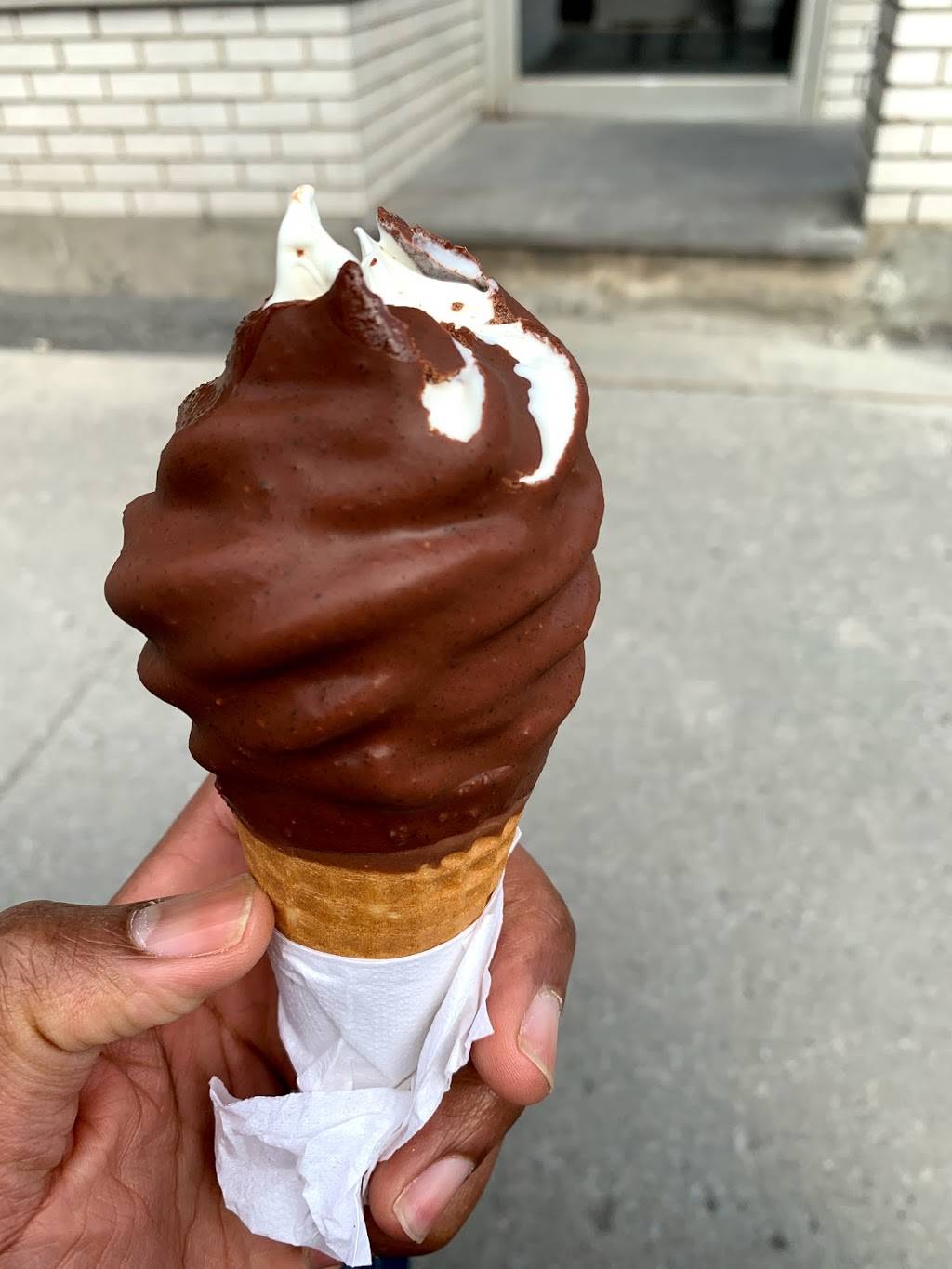 Chocobel | restaurant | 374 Rue de Castelnau E, Montréal, QC H2R 1P9, Canada | 5142769875 OR +1 514-276-9875