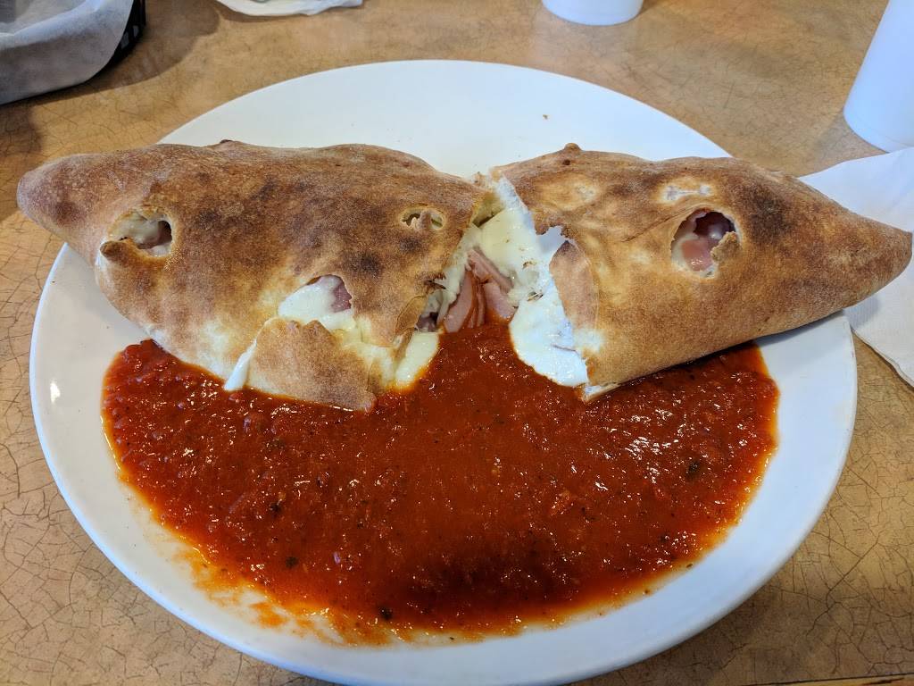 Strombolis Express | restaurant | 3434 Edwards Mill Rd, Raleigh, NC 27612, USA | 9197857075 OR +1 919-785-7075