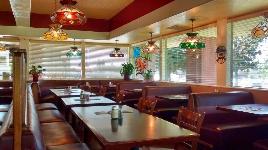 Cindys | restaurant | 800 N Yosemite Ave, Oakdale, CA 95361, USA | 2098477897 OR +1 209-847-7897