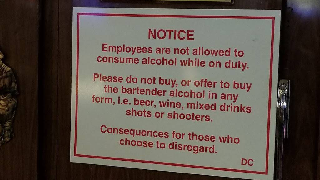 D Cs Across the Street | restaurant | 105 Brooks St, Oceanside, CA 92054, USA | 7604338944 OR +1 760-433-8944