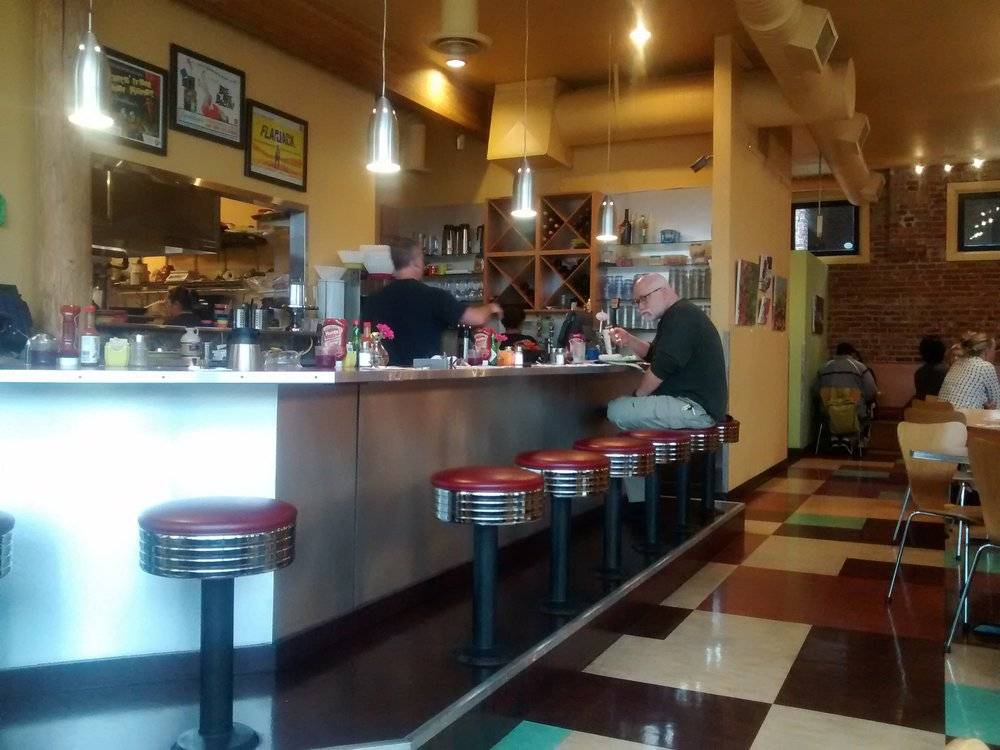 Geraldines Counter Restaurant | restaurant | 4872 Rainier Ave S, Seattle, WA 98118, USA | 2067232080 OR +1 206-723-2080