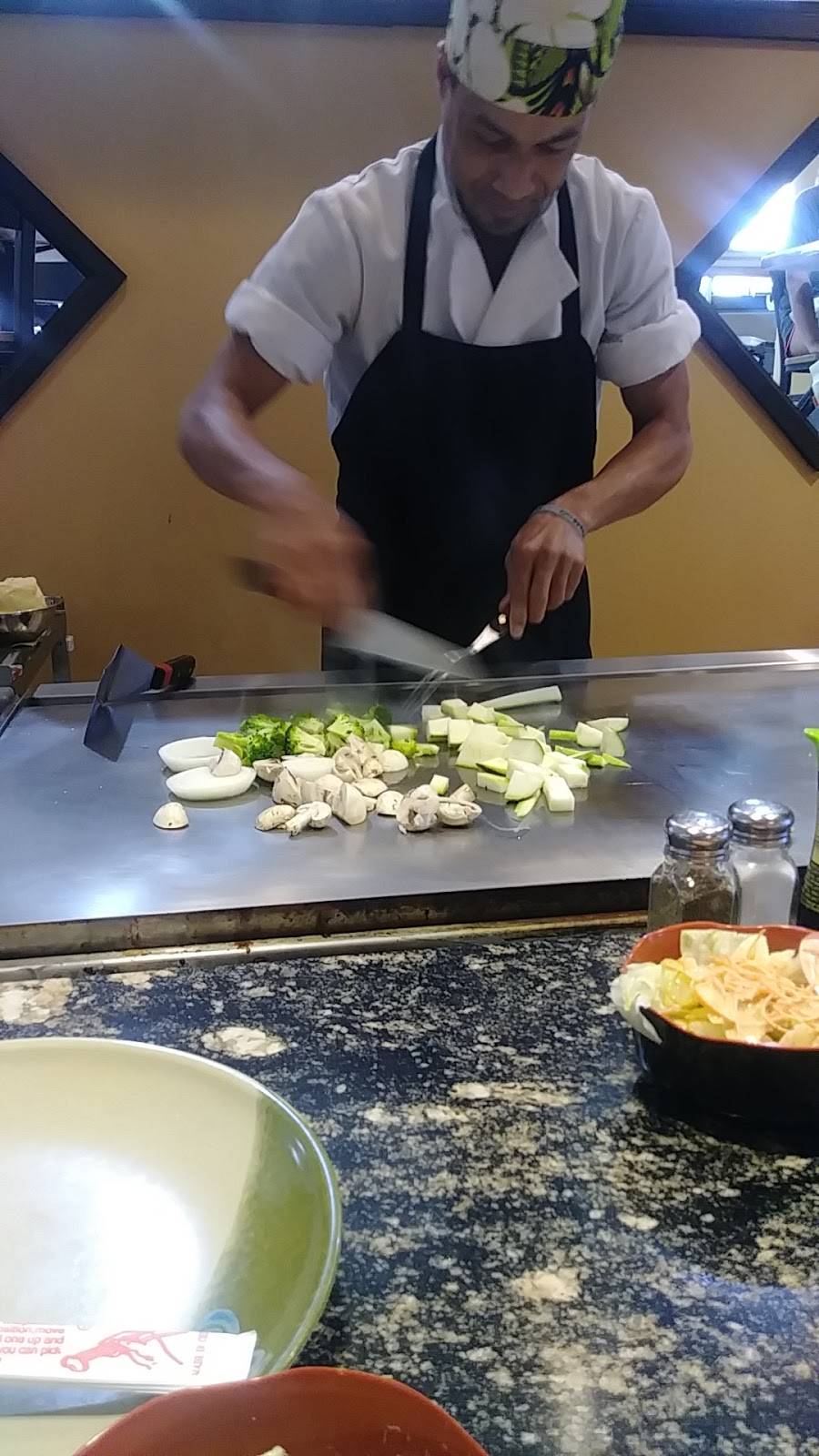 Fuji Japanese Steakhouse & Sushi Bar | restaurant | 5701 Longview Rd, Kansas City, MO 64137, USA | 8167650322 OR +1 816-765-0322