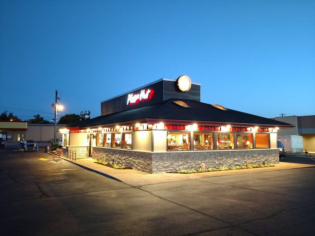 Pizza Hut | meal delivery | 912 W Trimble Ave, Berryville, AR 72616, USA | 8704232188 OR +1 870-423-2188
