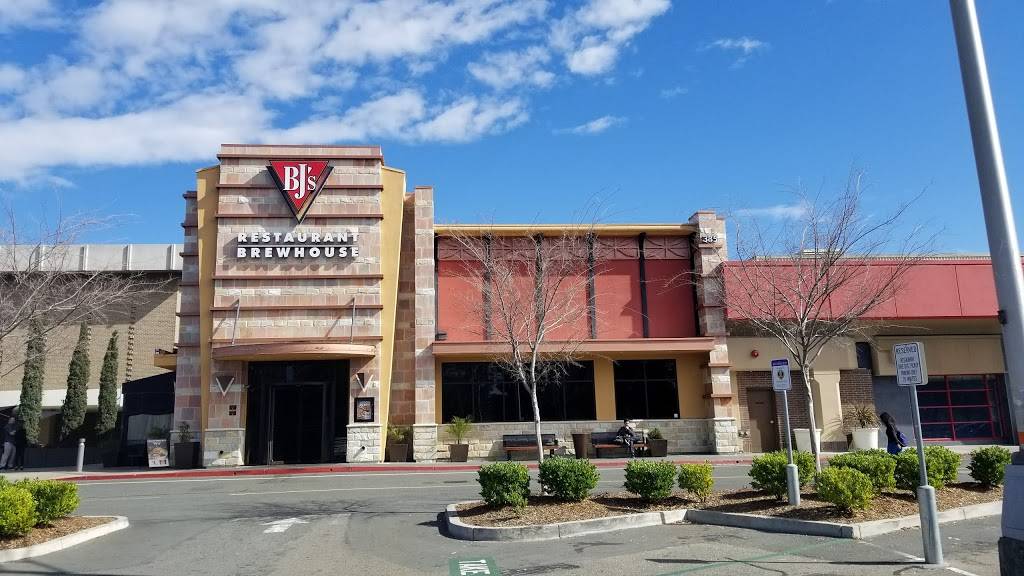 BJs Restaurant & Brewhouse | restaurant | 385 Sun Valley Mall, Concord, CA 94520, USA | 9258491090 OR +1 925-849-1090