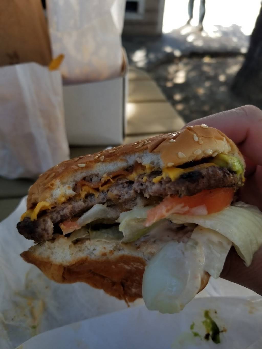 Queens Burgers | restaurant | 12731 Osborne St, Pacoima, CA 91331, USA | 8188966456 OR +1 818-896-6456