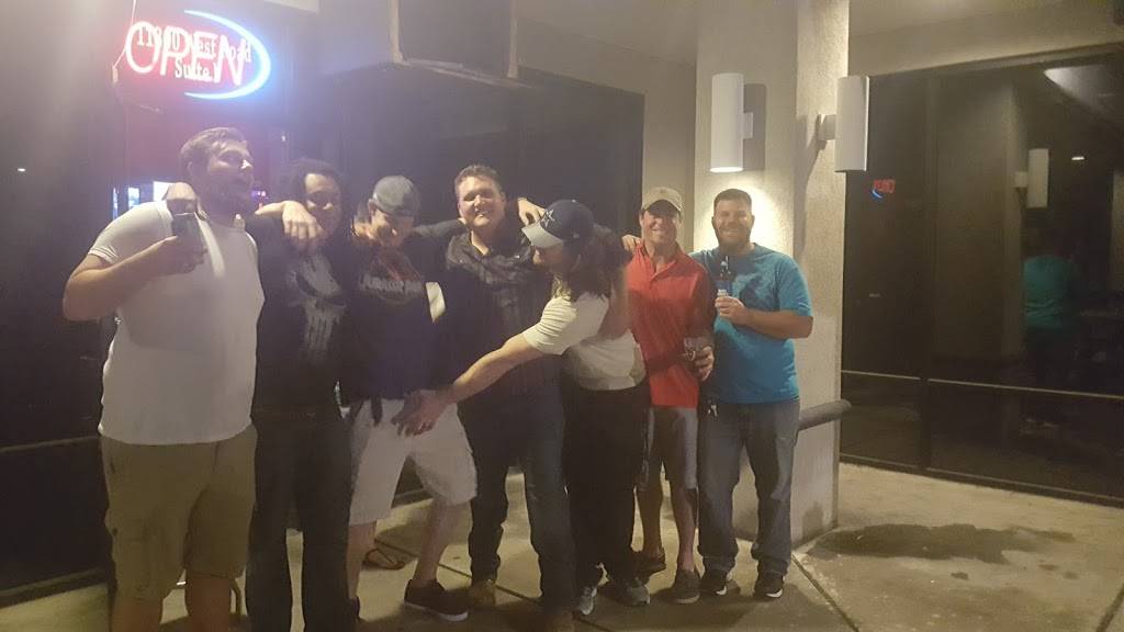 Bootleggers Bar & Grill | restaurant | 11300 West Rd I, Houston, TX 77065, USA | 2818900633 OR +1 281-890-0633