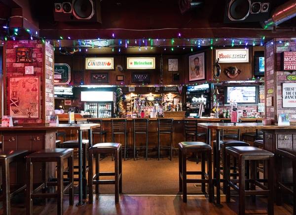 Timothys Pub | restaurant | 344 Browns Line, Etobicoke, ON M8W 3T7, Canada | 4162019515 OR +1 416-201-9515