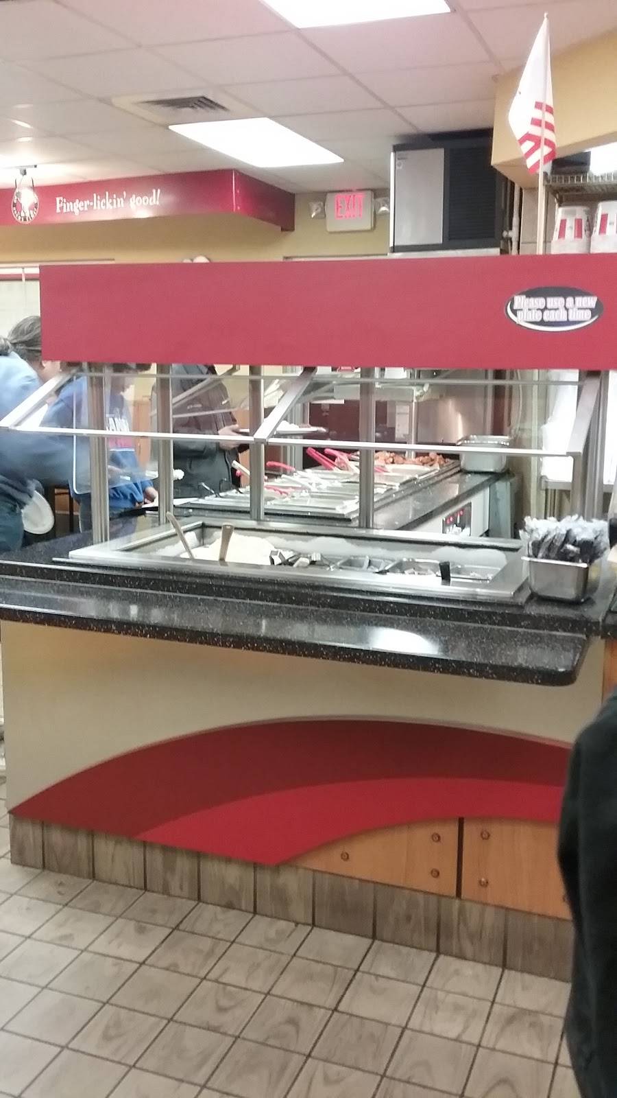 KFC | restaurant | 921 S Broadway St, Pittsburg, KS 66762, USA | 6202329190 OR +1 620-232-9190