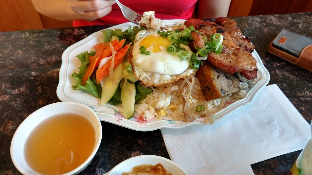 Ánh Hồng Restaurant | restaurant | 291 Adams St, Dorchester, MA 02122, USA | 6172658889 OR +1 617-265-8889