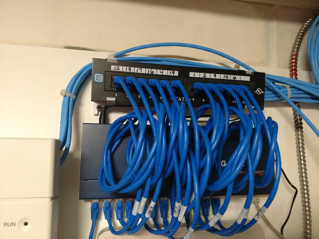 Dominos Pizza | meal delivery | 1057 S Main St, Cheshire, CT 06410, USA | 2034397998 OR +1 203-439-7998