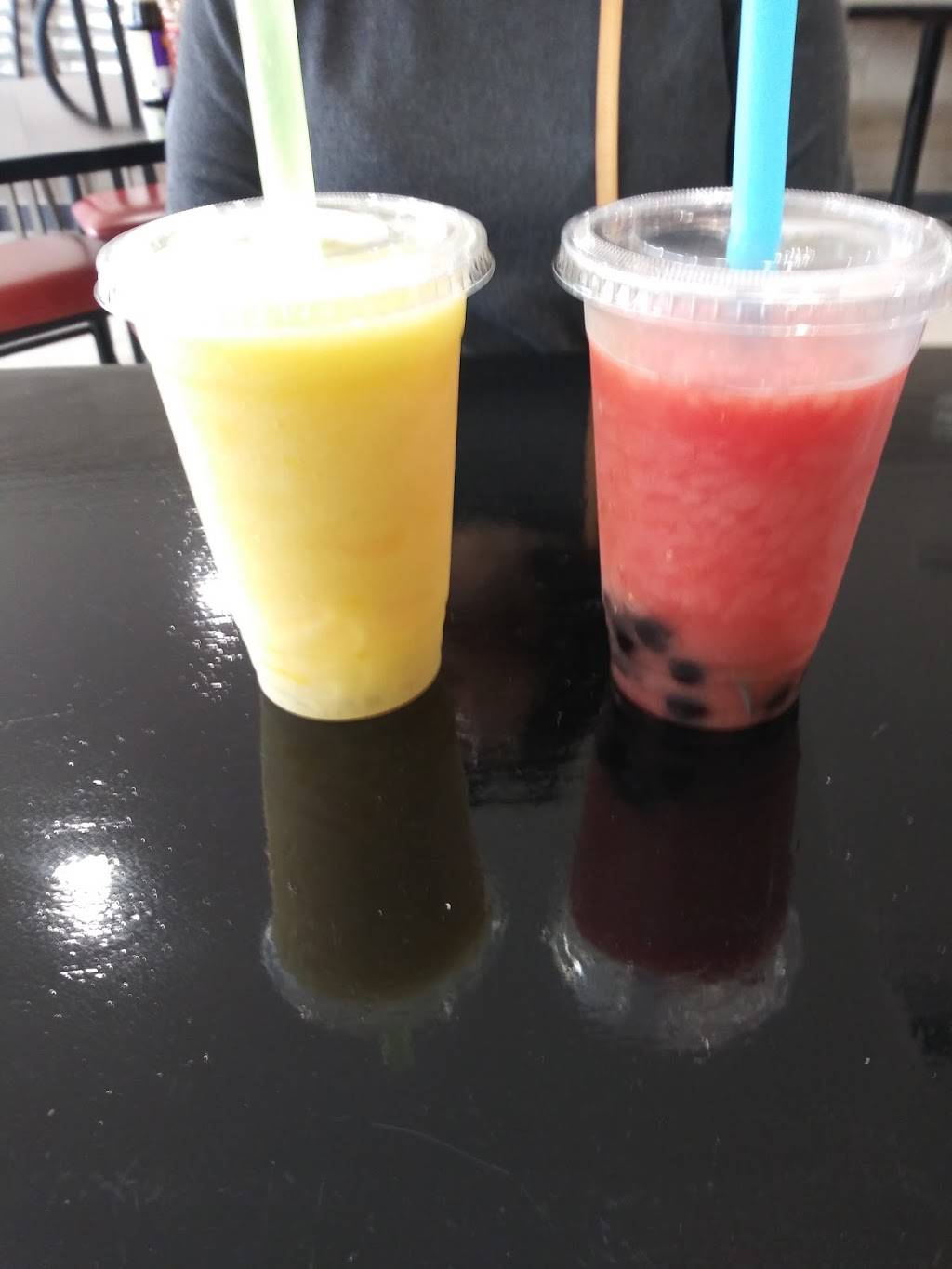 2 Lanterns Cafe | restaurant | 3900 W Touhy Ave, Lincolnwood, IL 60712, USA | 8474107829 OR +1 847-410-7829