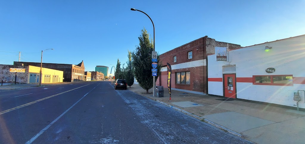 Grill House Smoke House | restaurant | 1545 N Broadway, St. Louis, MO 63102, USA | 3146218180 OR +1 314-621-8180