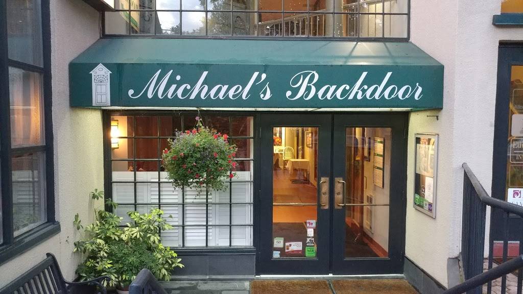 Michaels Back Door Restaurant | restaurant | 1715 Lakeshore Rd W, Mississauga, ON L5J 1J4, Canada | 9058225751 OR +1 905-822-5751