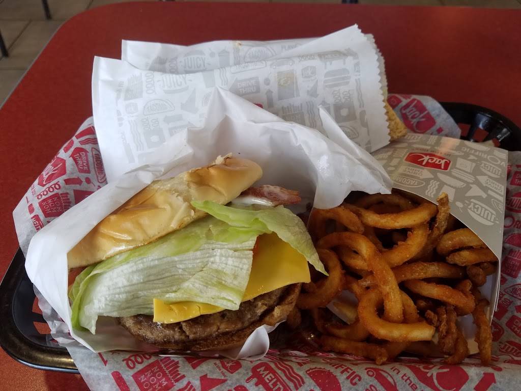 Jack in the Box | restaurant | 795 Maple Valley Dr, Farmington, MO 63640, USA | 5737568010 OR +1 573-756-8010