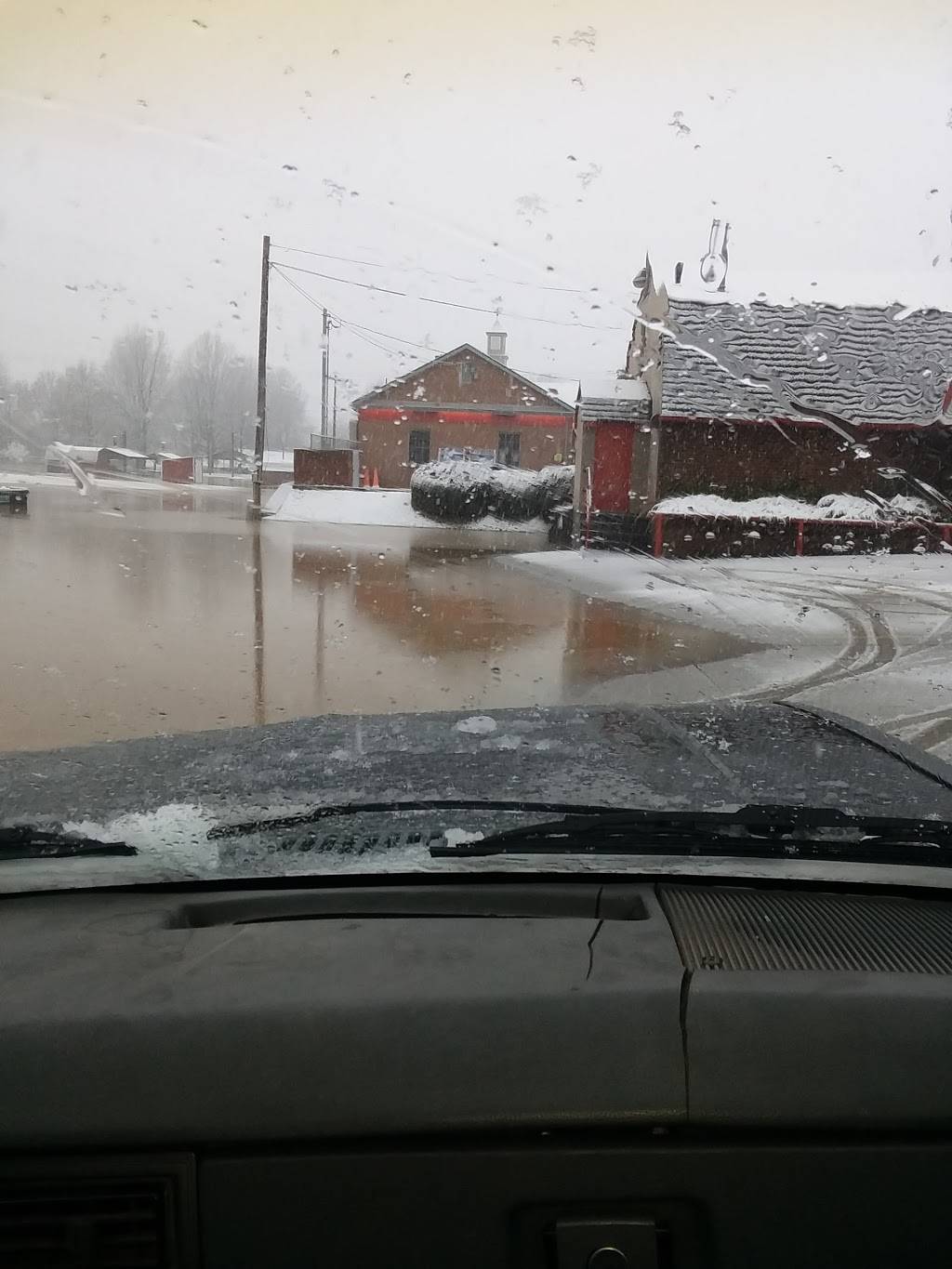 Napolis Pizza | restaurant | 335 Pike St, Marietta, OH 45750, USA | 7404231111 OR +1 740-423-1111