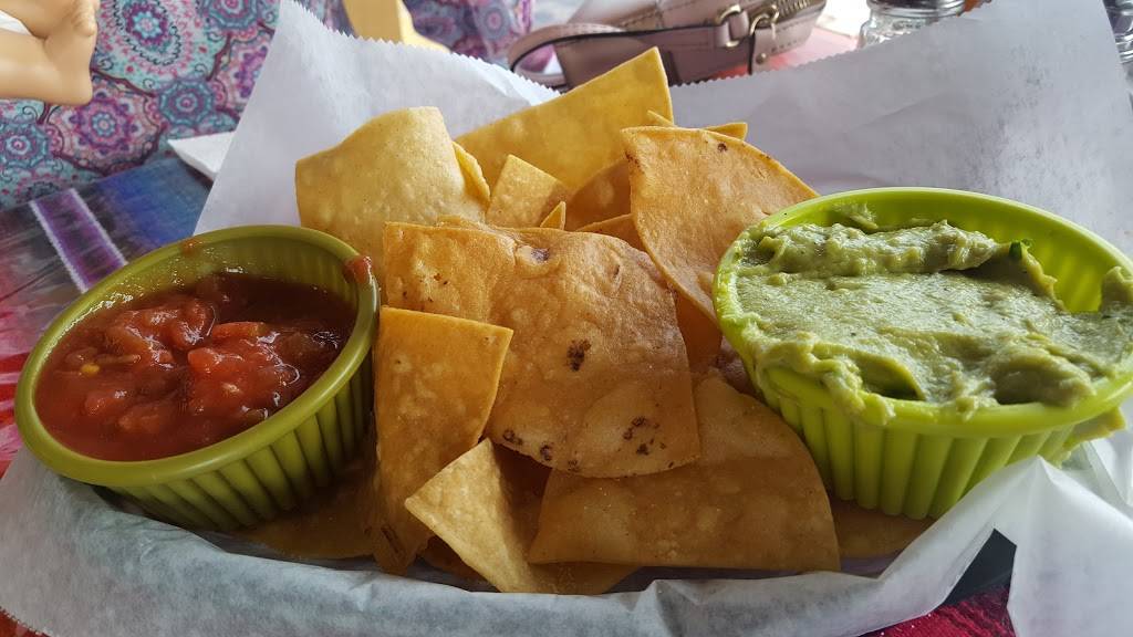 Papis Tacos (Cranston) | restaurant | 342 Budlong Rd, Cranston, RI 02920, USA | 4013831720 OR +1 401-383-1720