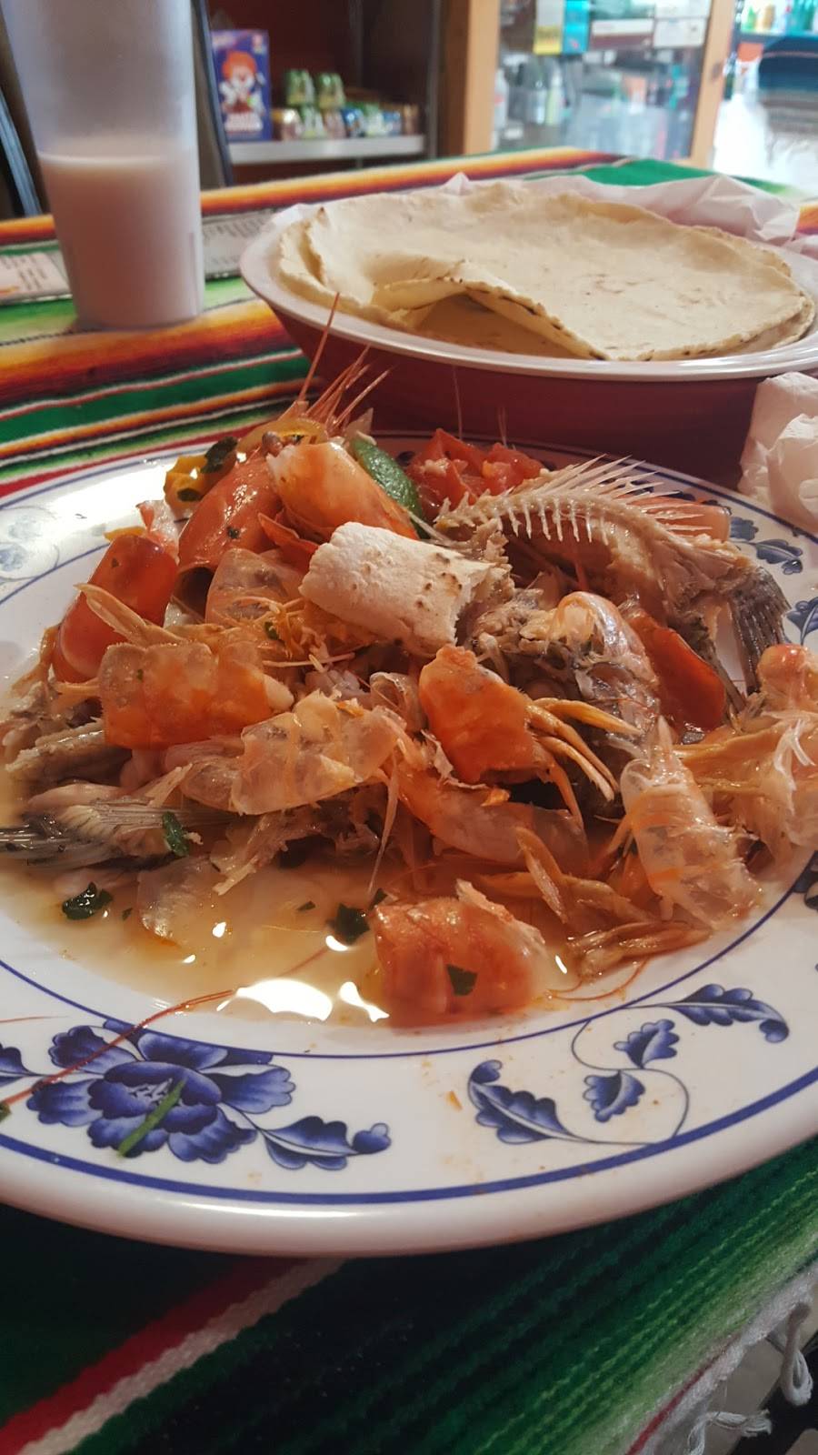 MI Fondita Del Itsmo | restaurant | 8525 14th Ave S, Seattle, WA 98108, USA | 2067632705 OR +1 206-763-2705