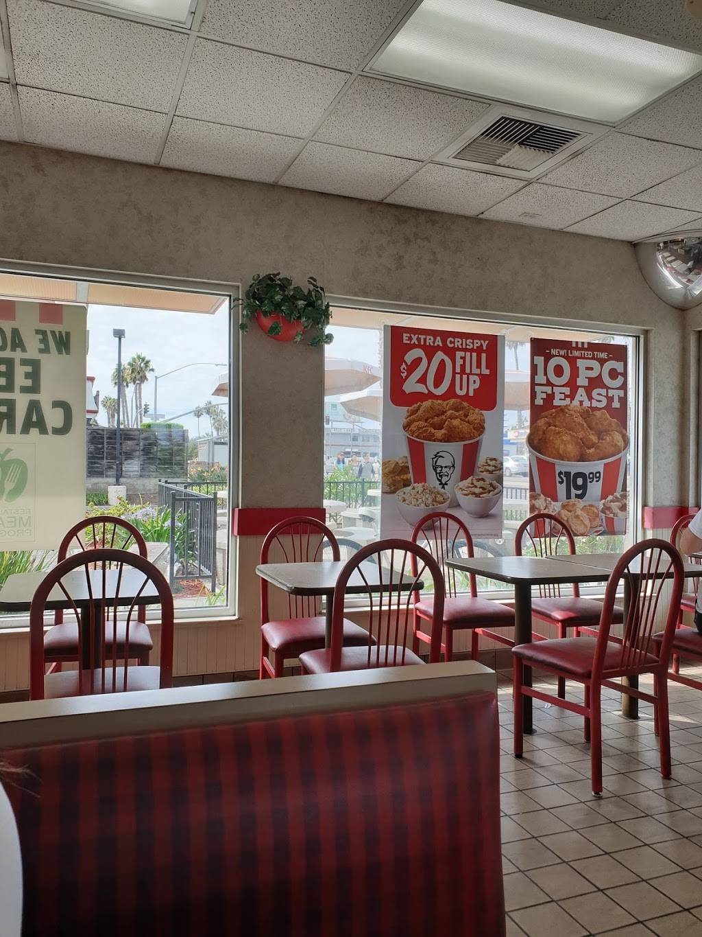 KFC | restaurant | 1641 Grand Ave, San Diego, CA 92109, USA | 8582744049 OR +1 858-274-4049