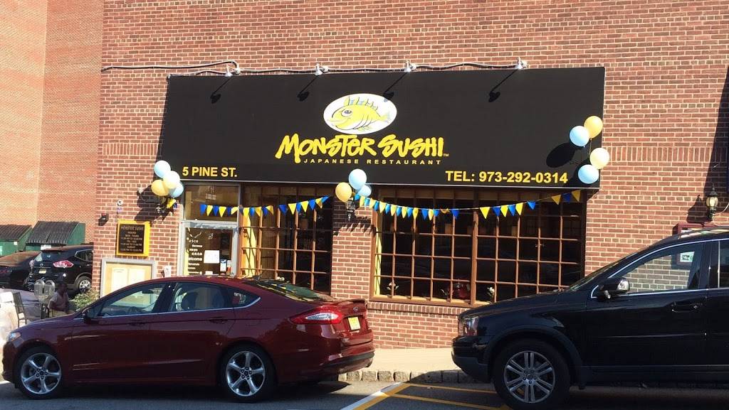 Monster Sushi | restaurant | 5 Pine St, Morristown, NJ 07960, USA | 9732920314 OR +1 973-292-0314