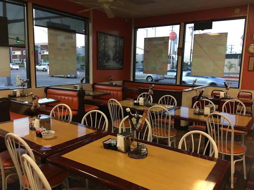 Cougars Burgers | restaurant | 12800 S Inglewood Ave, Hawthorne, CA 90250, USA | 3106755519 OR +1 310-675-5519