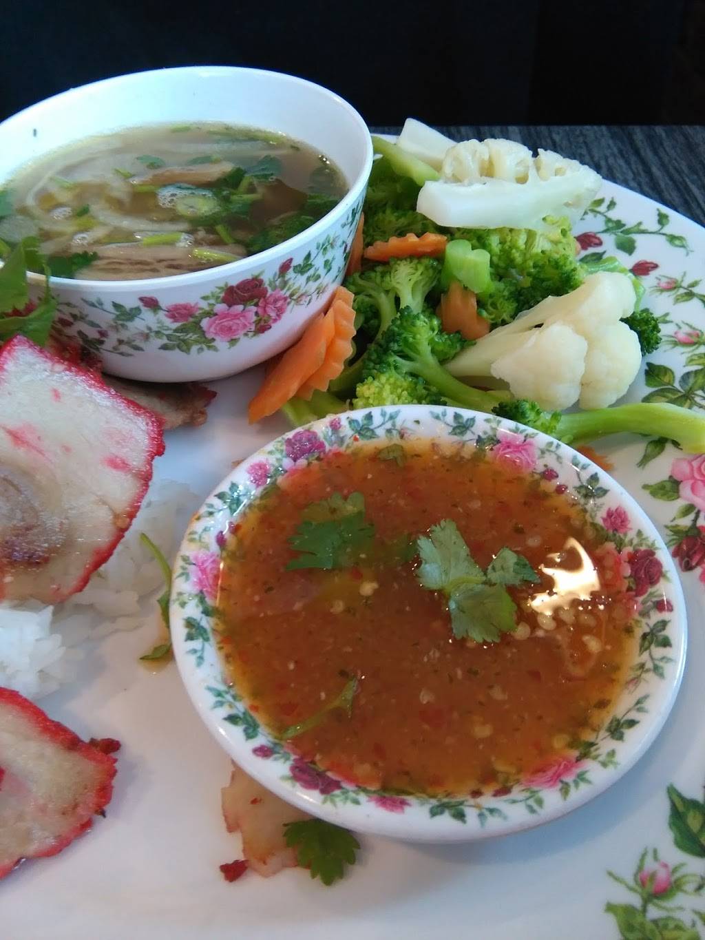 Pho Lena | restaurant | 3311 Spenard Rd, Anchorage, AK 99503, USA | 9072779777 OR +1 907-277-9777
