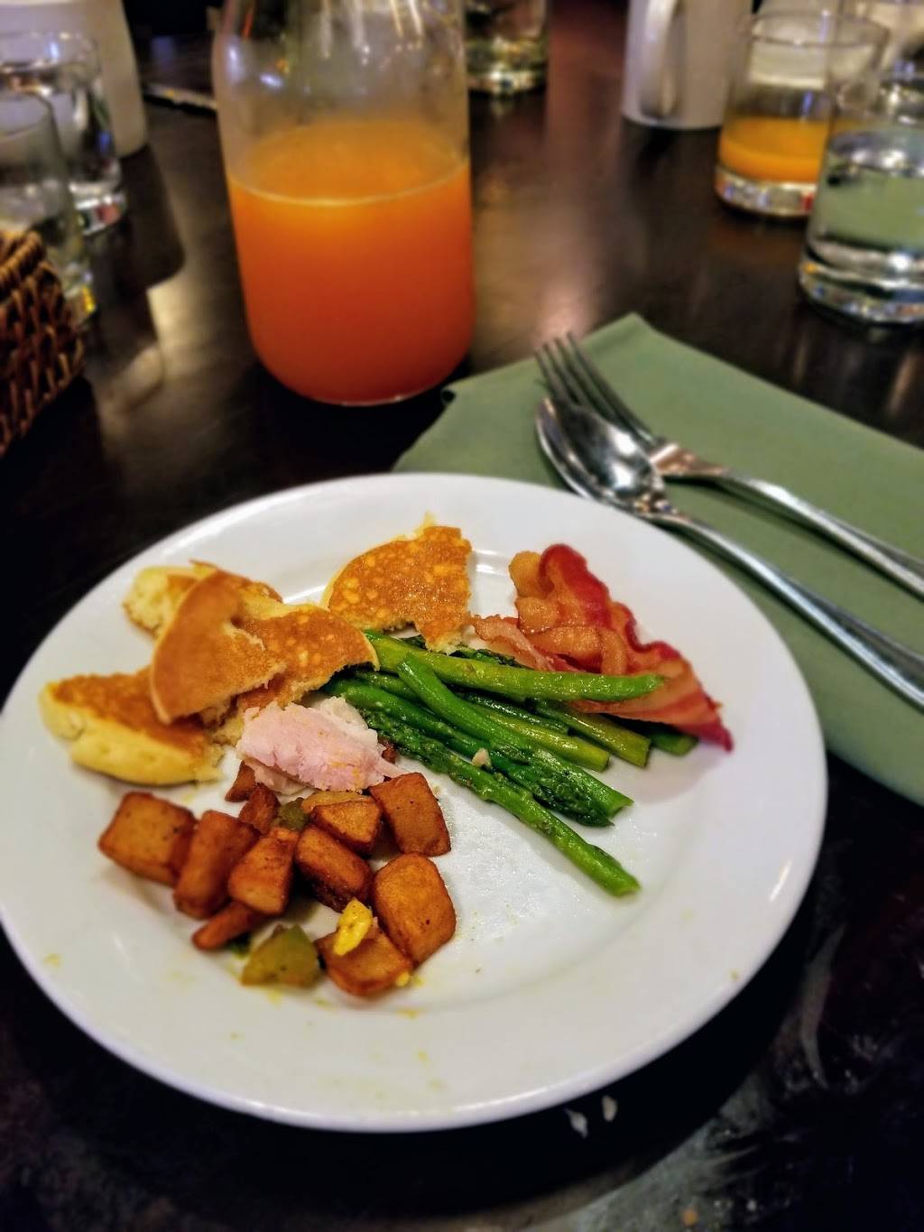 Boma - Flavors of Africa | restaurant | 2901 W Osceola Pkwy, Orlando, FL 32830, USA | 4079384744 OR +1 407-938-4744