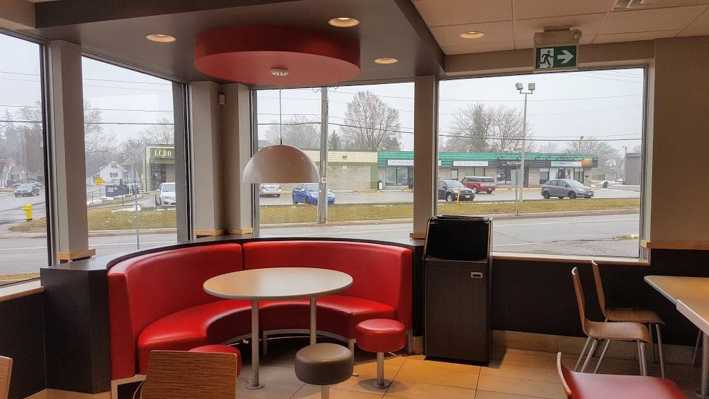 KFC | meal delivery | 7 King St, Delhi, ON N4B 1X5, Canada | 5195822310 OR +1 519-582-2310