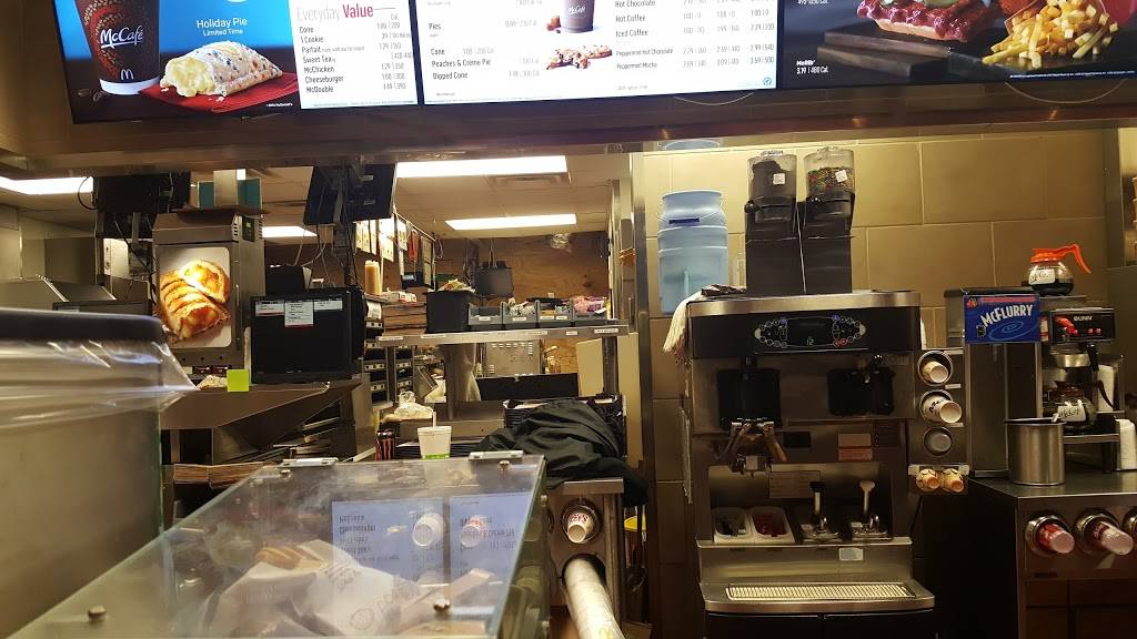 McDonalds | cafe | 1331 S John B Dennis Hwy, Kingsport, TN 37660, USA | 4232456712 OR +1 423-245-6712