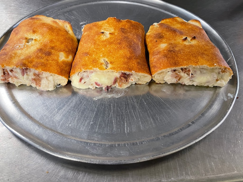 La Gondolita Pizza | restaurant | 66 Main St, Pine Bush, NY 12566, USA | 8457442800 OR +1 845-744-2800